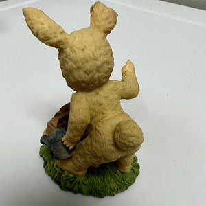 Easter Bunny Figurines Lot of 3 Small Resin Bunny Rabbit Decoration