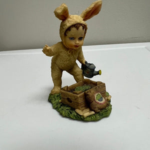 Easter Bunny Figurines Lot of 3 Small Resin Bunny Rabbit Decoration