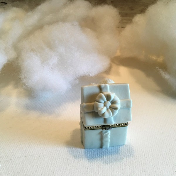 Department 56 Snowbabies “Surprise” Bisque Hinged Trinket Box