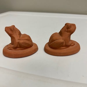 Terra Cotta Frog Pot Risers Set of 2 Small 2 inch