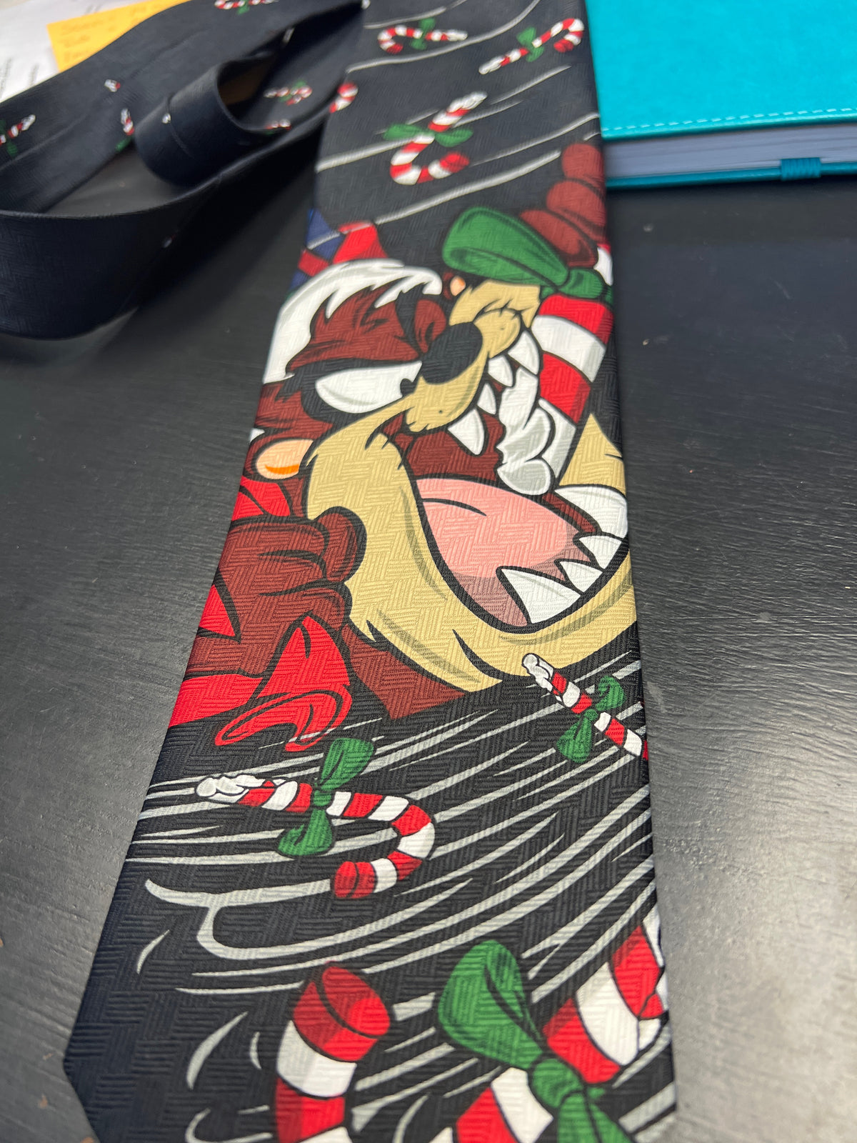1998 Looney Tunes Taz Christmas Novelty Tie NWT Keith Daniel's Candy Cane Taz