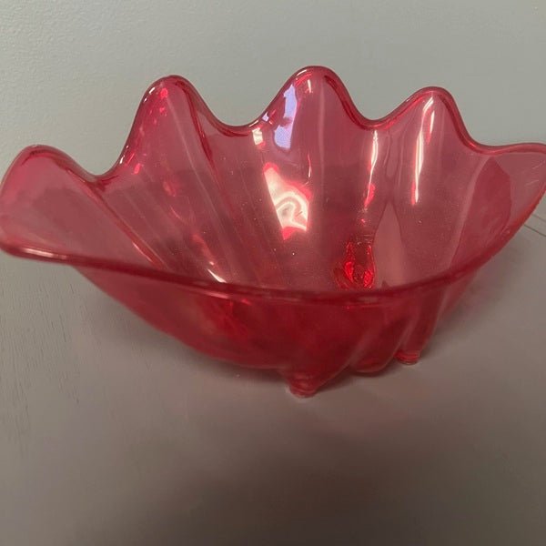 Acrylic Plastic Seashell Clam Shell Bowl 9 inch. Clear Pink Dish