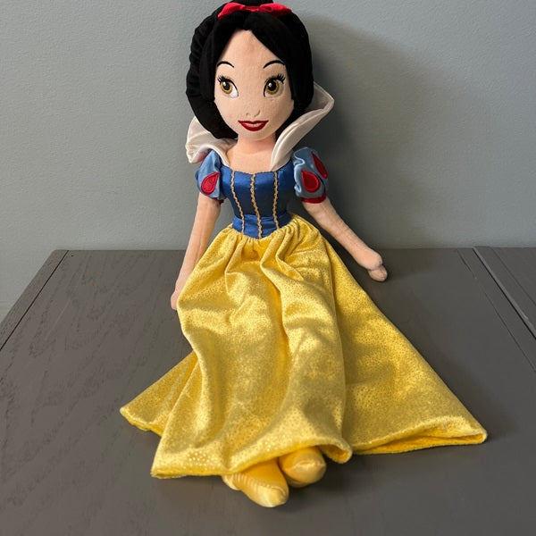Disney Princess Snow White 21 inch Plush Doll London Disney Store