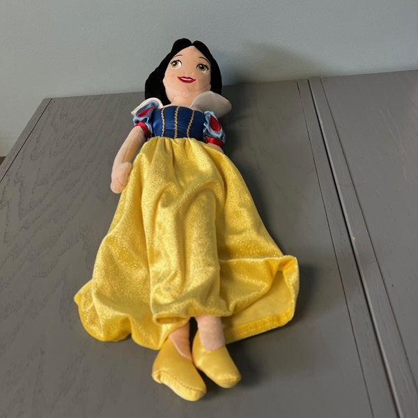 Disney Princess Snow White 21 inch Plush Doll London Disney Store