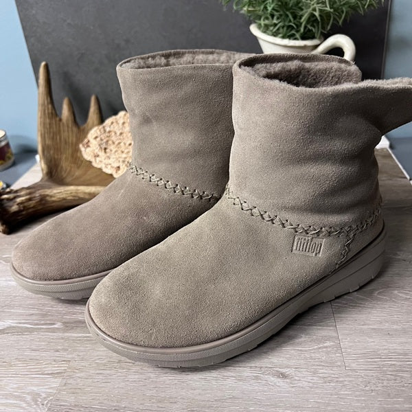 Women's FitFlop Mukluk Shorty Suede Shearling Booties Taupe Size 5 US