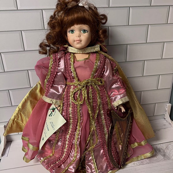 Vintage 1988 Robin Woods Doll Lady Elaine Camelot Castle Collection Doll
