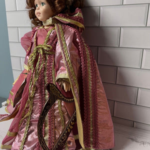 Vintage 1988 Robin Woods Doll Lady Elaine Camelot Castle Collection Doll