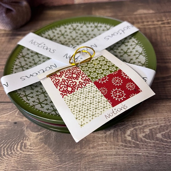 Notions Set of 4 Glass Canape Plates 5.79in Holiday Festive Green and Red Plates