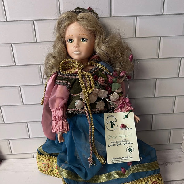 Robin Woods Doll Maid Marion The Camelot Castle Collection 14in Vinyl Doll
