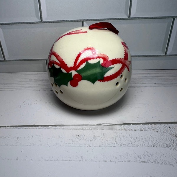 Enesco Vintage Potpourri Christmas Holly and Berries Ball Air Freshener Pomander 