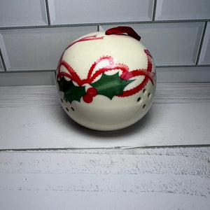 Enesco Vintage Potpourri Christmas Holly and Berries Ball Air Freshener Pomander 