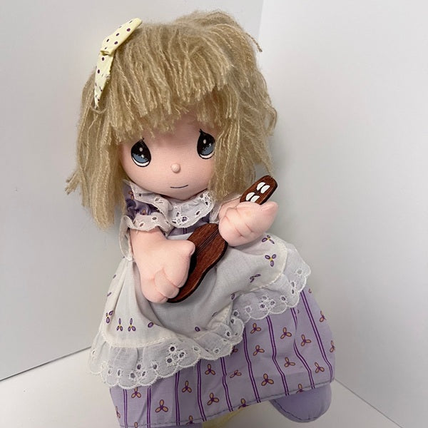Precious Moments Musical Collection Mandy Plush Doll Teach the World to Sing
