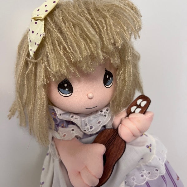 Precious Moments Musical Collection Mandy Plush Doll Teach the World to Sing