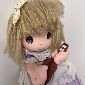 Precious Moments Musical Collection Mandy Plush Doll Teach the World to Sing