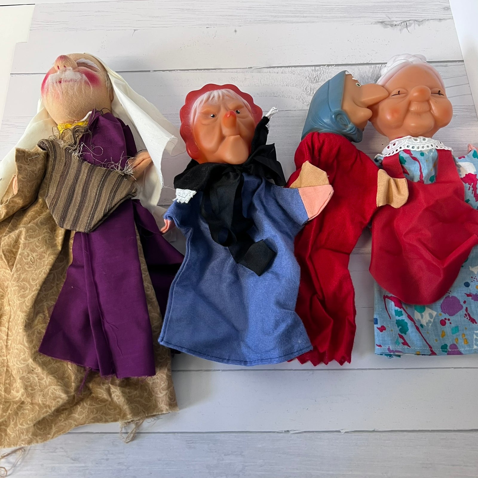 Lot of 4 Vintage Fairy Tale Hand Puppets Grandma Witch King Jester 1970s