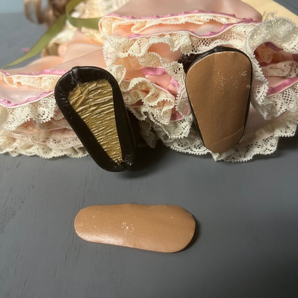 Robin Woods 14 inch Vinyl Doll 1988 Guinevere