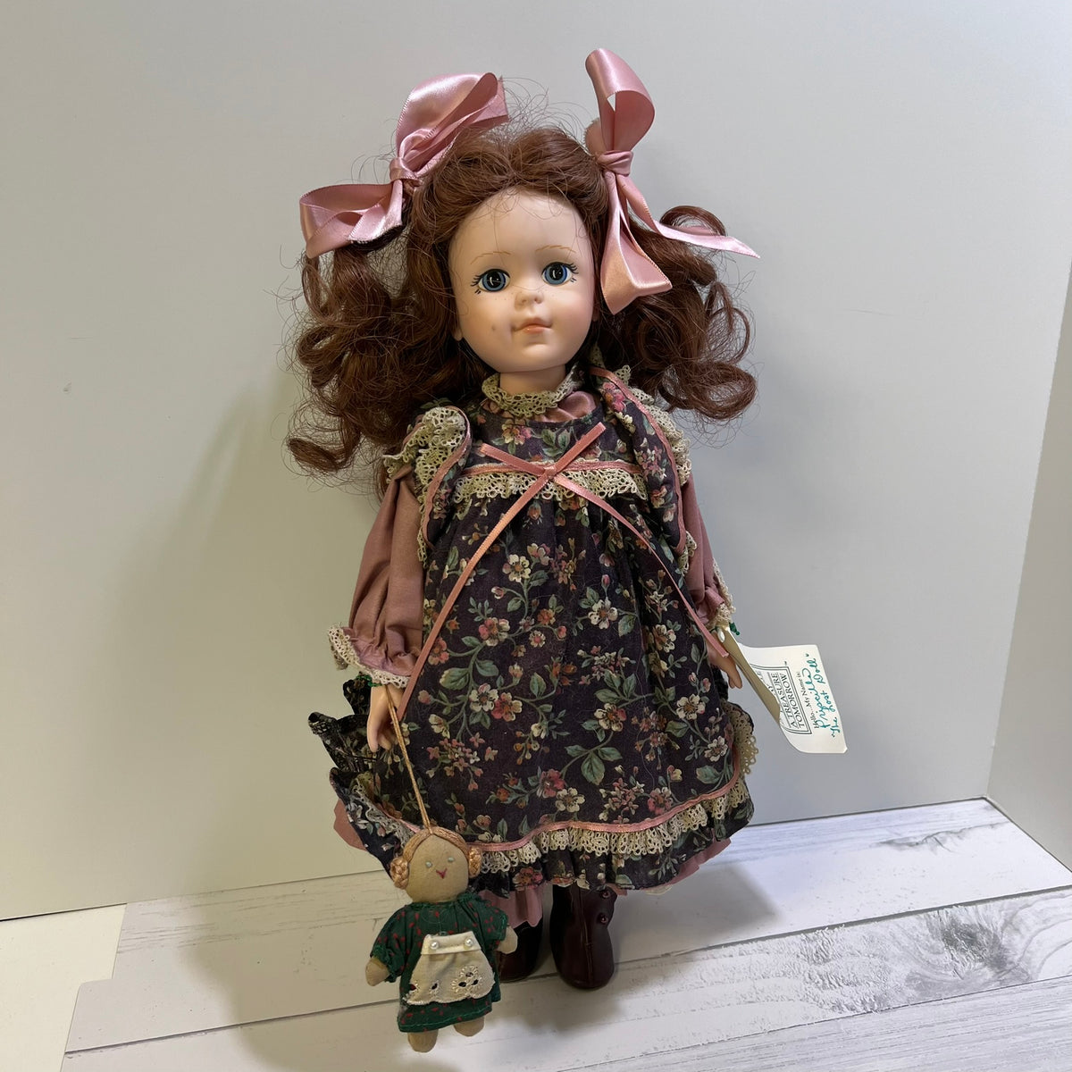 Robin Woods Priscialla collectible doll