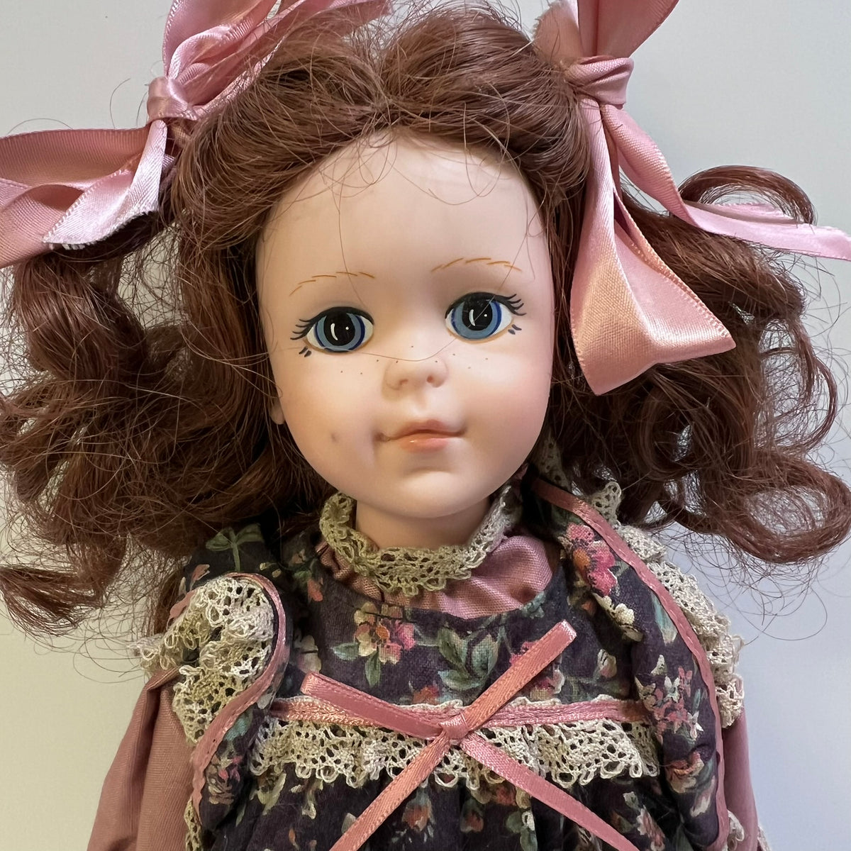 Robin Woods Priscialla collectible doll