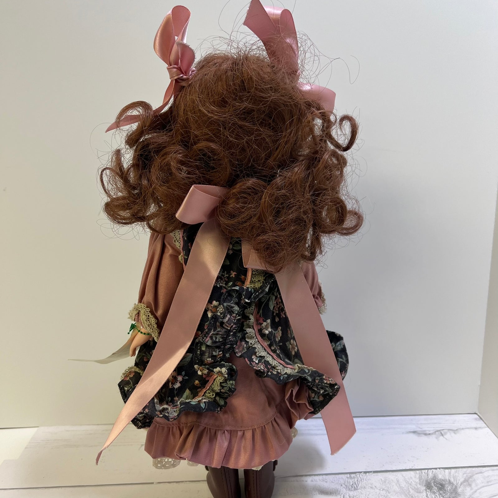 Robin Woods Priscialla collectible doll