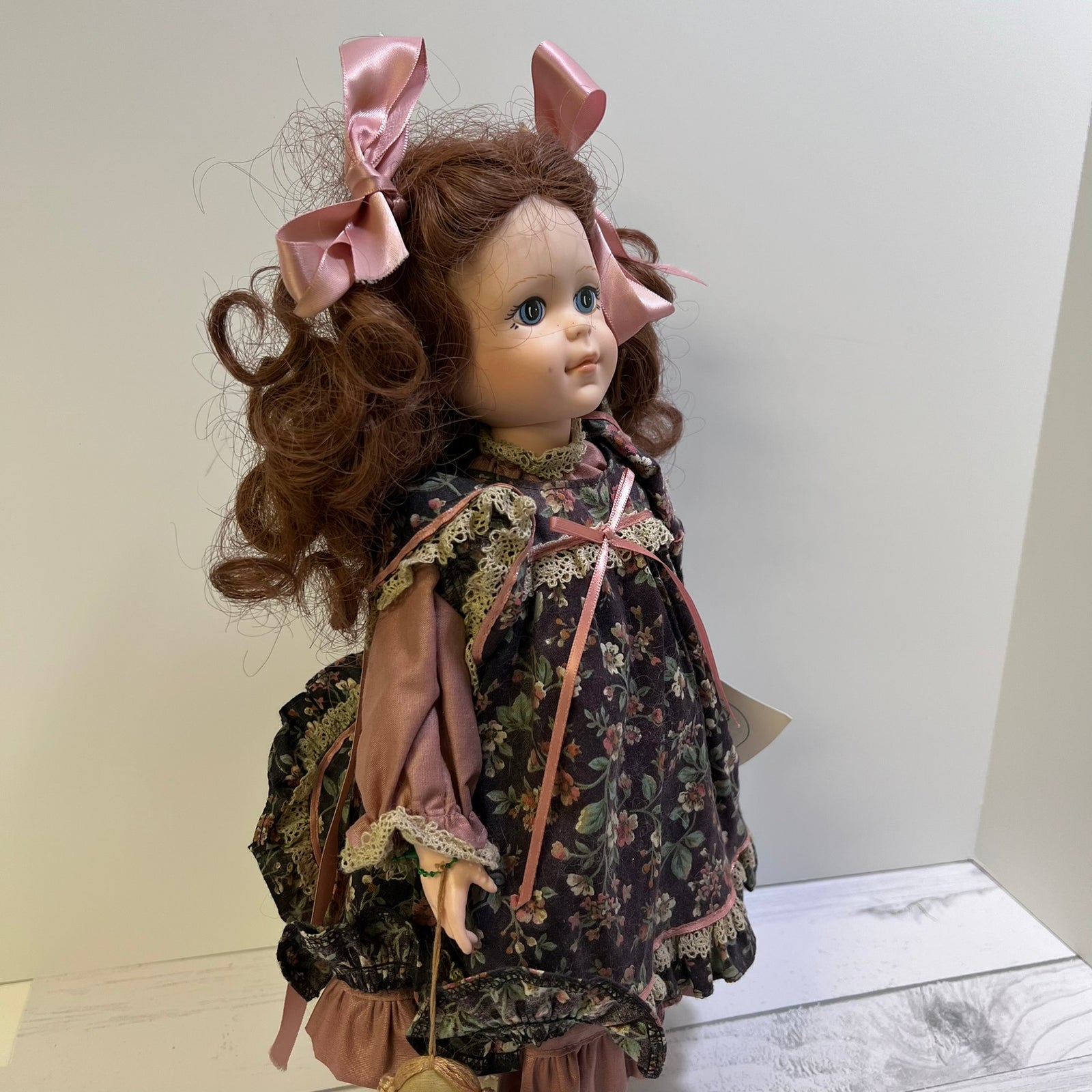 Robin Woods Priscialla collectible doll