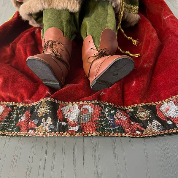 Robin Woods Saint Nicholas 18 inch The 1991 Christmas Collection Doll 
