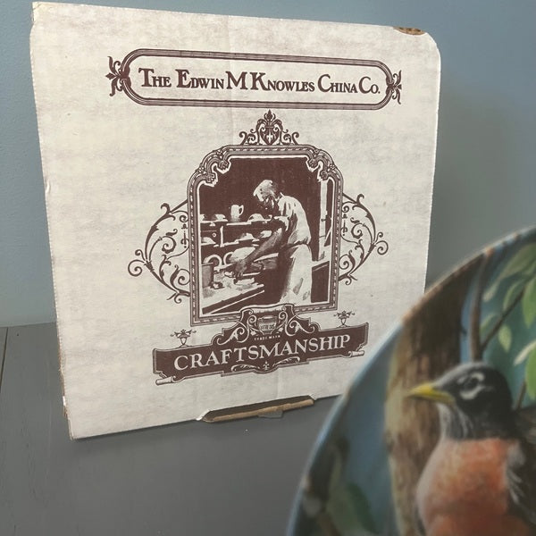 Robin Knowles 8.5 inch The Robin Decorative Plate 1986