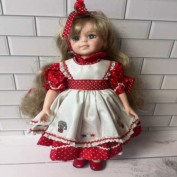 Robin Woods Circus Vinly Collectible Doll 