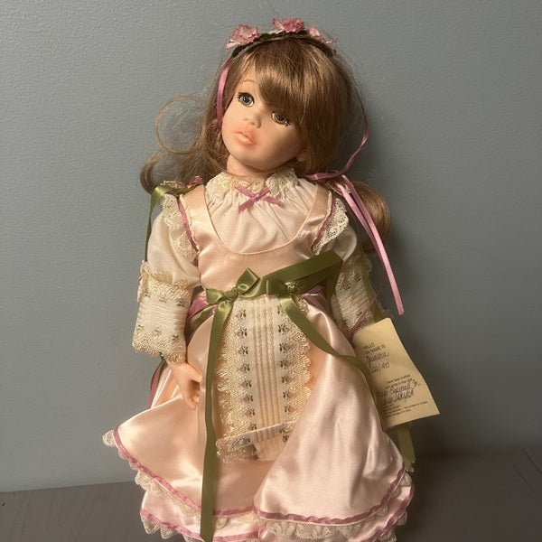 Robin Woods 14 inch Vinyl Doll 1988 Guinevere