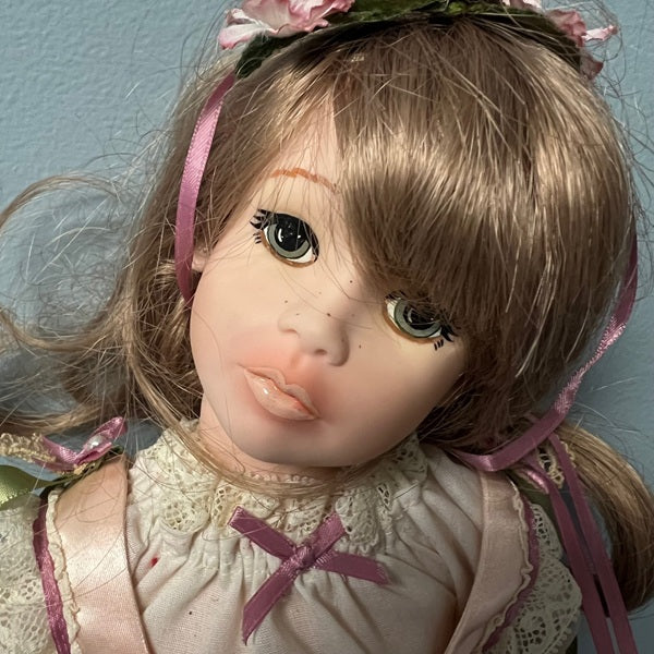 Robin Woods 14 inch Vinyl Doll 1988 Guinevere