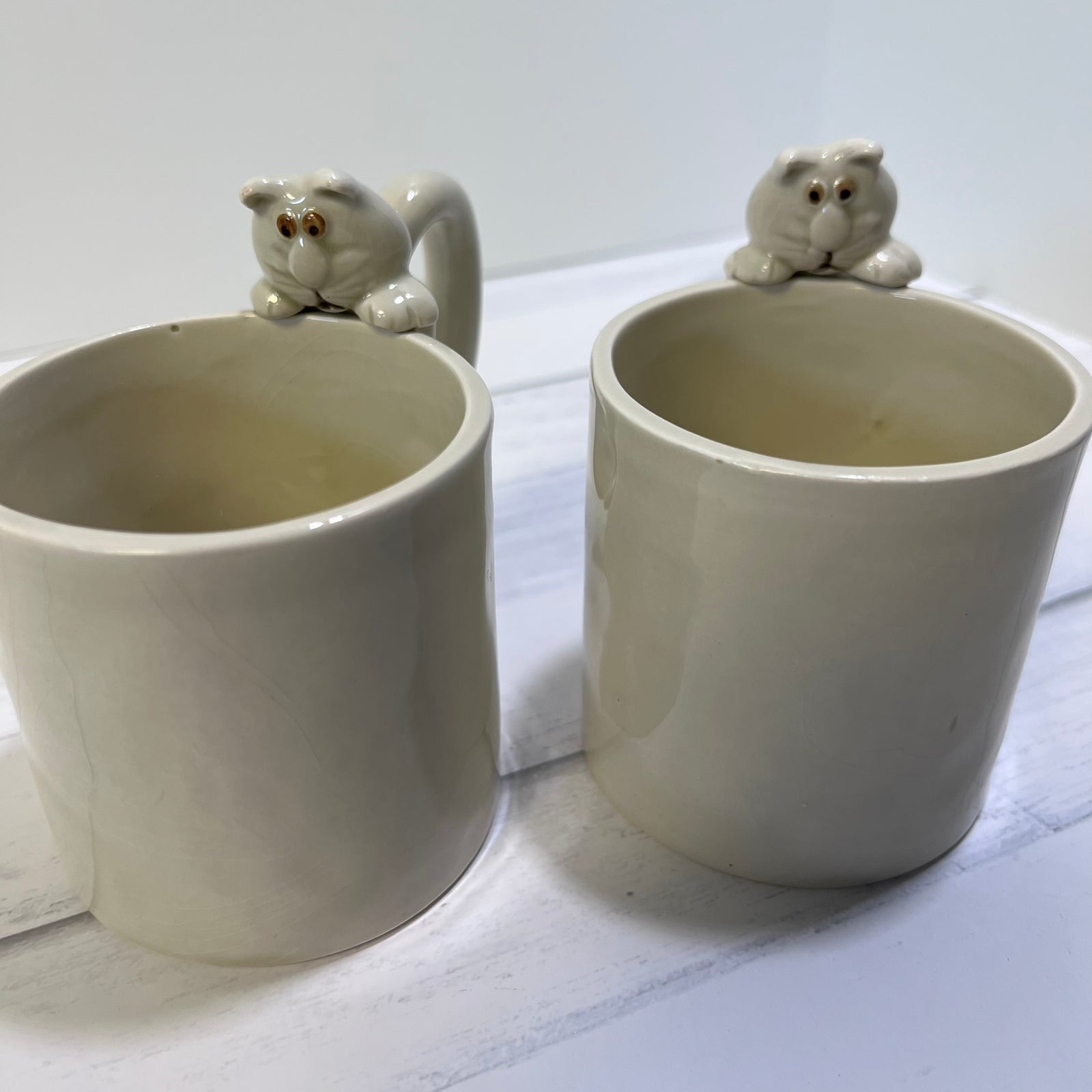 Vintage Fitz & Floyd Cat Nap Mugs Set of 2 Cat Handle Fish Surprise 1977 1978