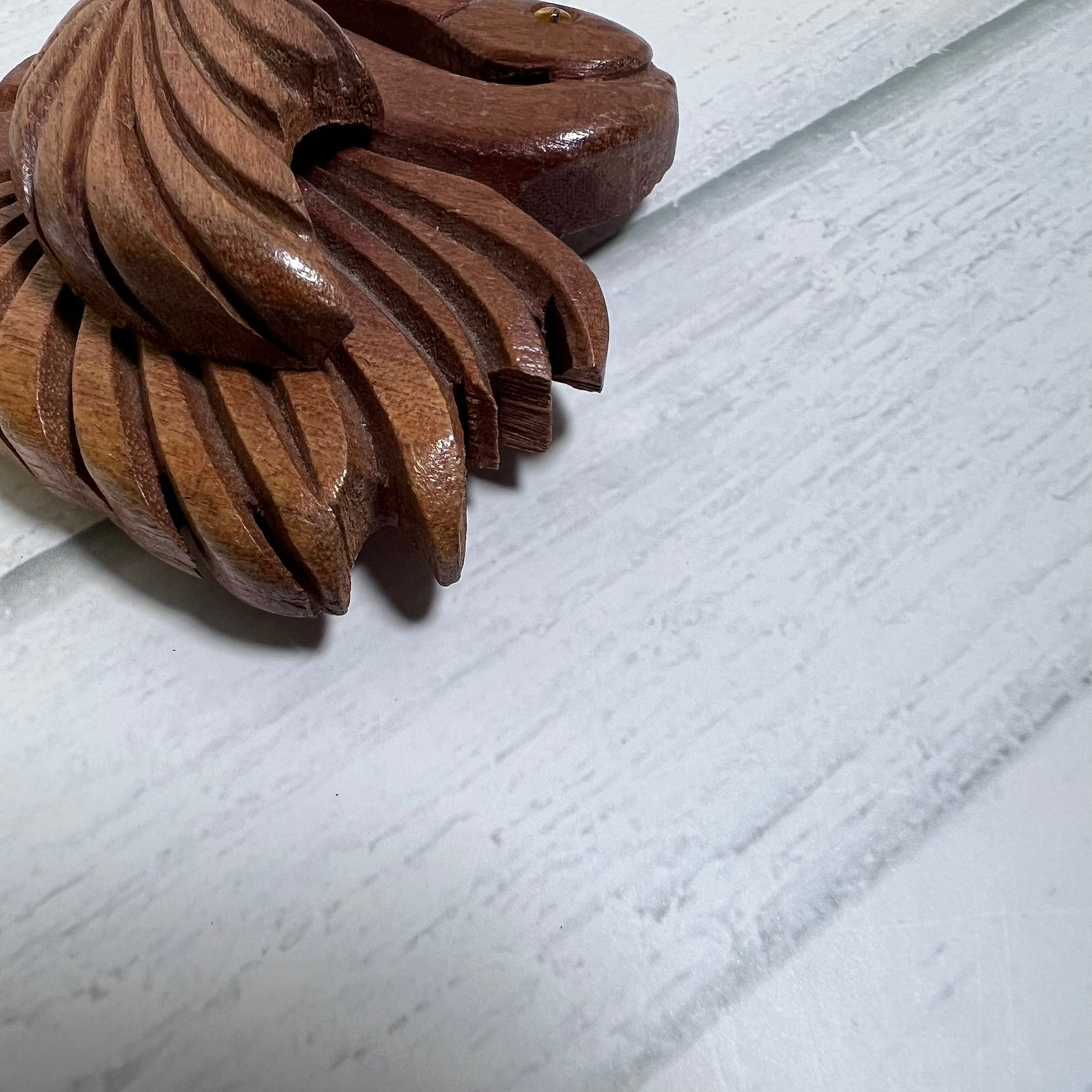 Vintage hand-carved wooden flamingo brooch dating to the 1940s