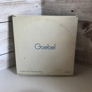 1984 Goebel Hummel COLLECTORS CLUB PLAQUE Porcelain Merry Wanderer