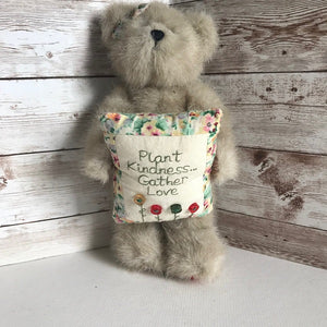 Boyds Bears Plant Kindness Gather Love 2008 Jointed Bear 7.5in