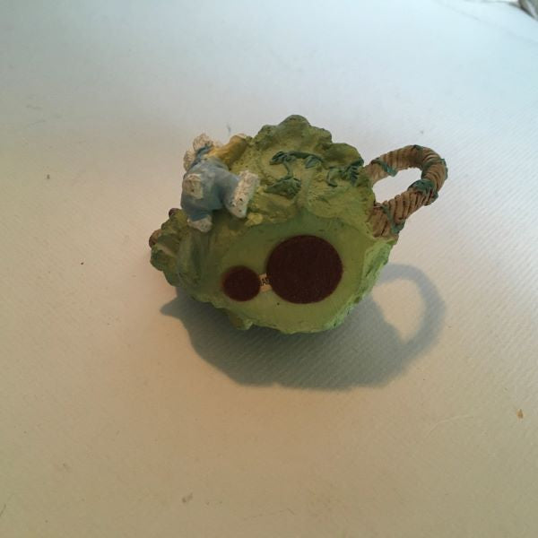 Dept 56 Mini Teapot Cabbage Leaf Bunnies Reverse Top Lid