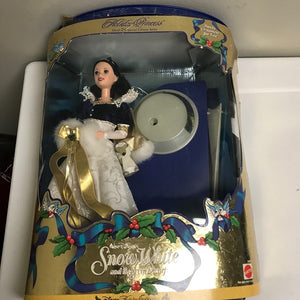Disney Holiday Collection Snow White Holiday Princess Doll 1998