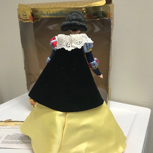 Disney Snow White and the Seven Dwarfs Enchanted Princess Doll 2000