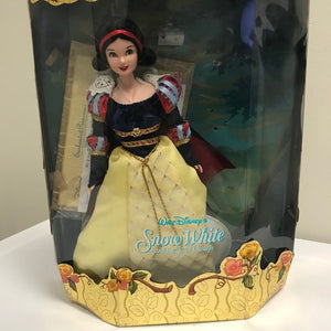 Disney Snow White and the Seven Dwarfs Enchanted Princess Doll 2000