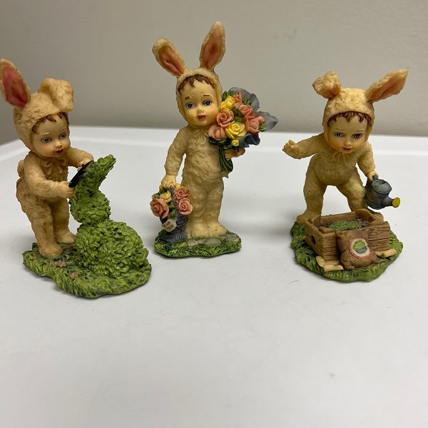 Easter Bunny Figurines Lot of 3 Small Resin Bunny Rabbit Decoration