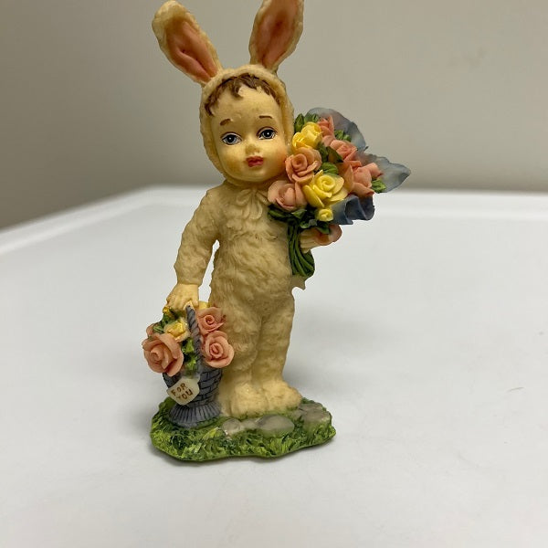 Easter Bunny Figurines Lot of 3 Small Resin Bunny Rabbit Decoration