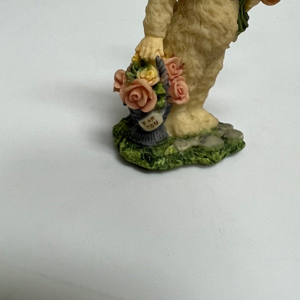 Easter Bunny Figurines Lot of 3 Small Resin Bunny Rabbit Decoration