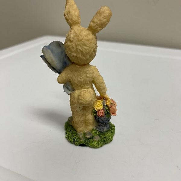Easter Bunny Figurines Lot of 3 Small Resin Bunny Rabbit Decoration