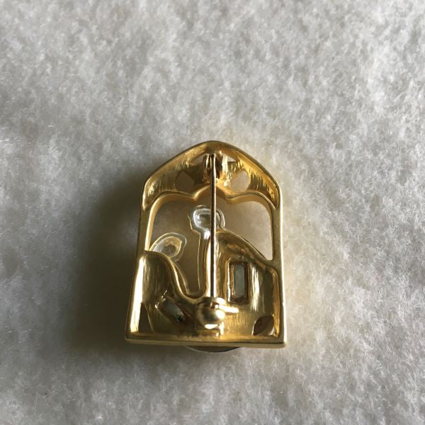 Gold Tone Brooch Manger Scene Christmas Brooch