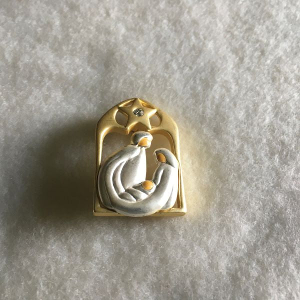 Gold Tone Brooch Manger Scene Christmas Brooch
