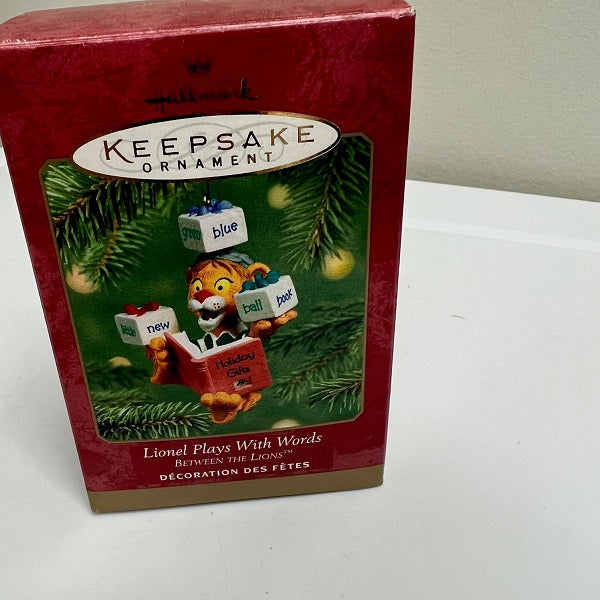 Hallmark Keepsake Ornament Lionel Plays with Words Between the Lions