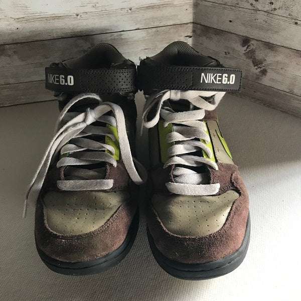 Nike Basketball | Skateboard Athletic Shoes | Size 6Y | Brown with Yellow Swoosh