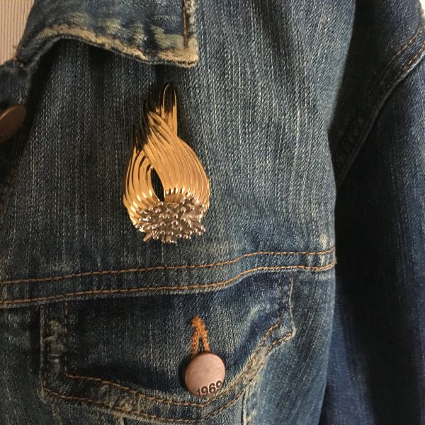 Vintage Gold Tone Feather Brooch With Silver Tone Center